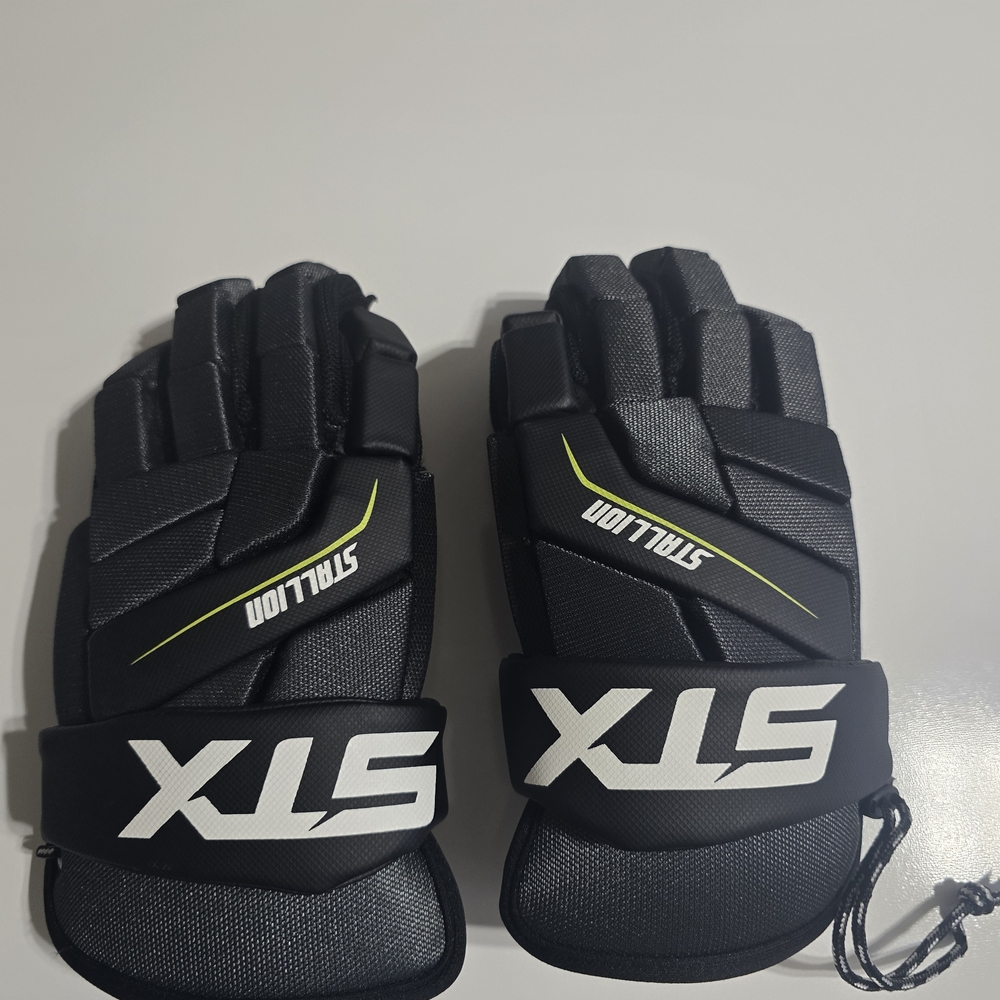 STX Black and White Men's Gloves Stallion 200